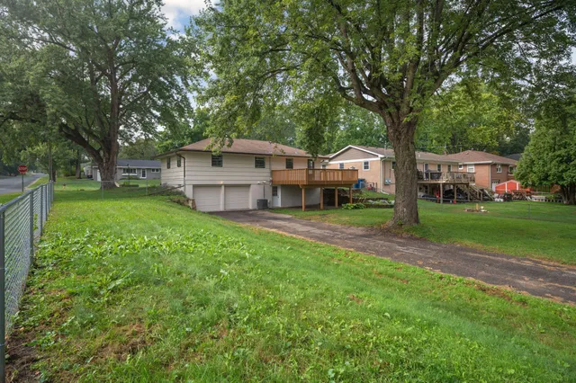 $325,000 | 539 7th Avenue East, Shakopee, MN 55379