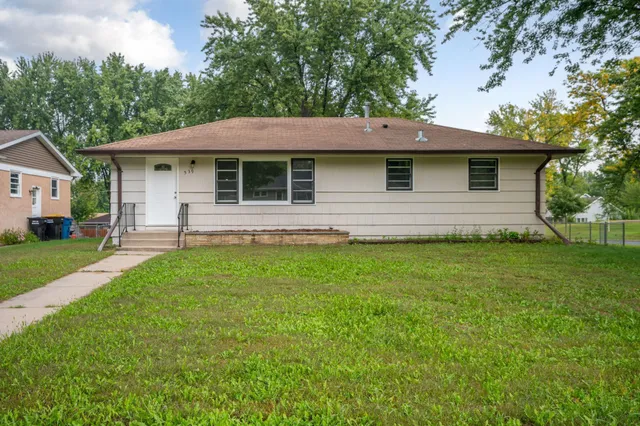 $325,000 | 539 7th Avenue East, Shakopee, MN 55379