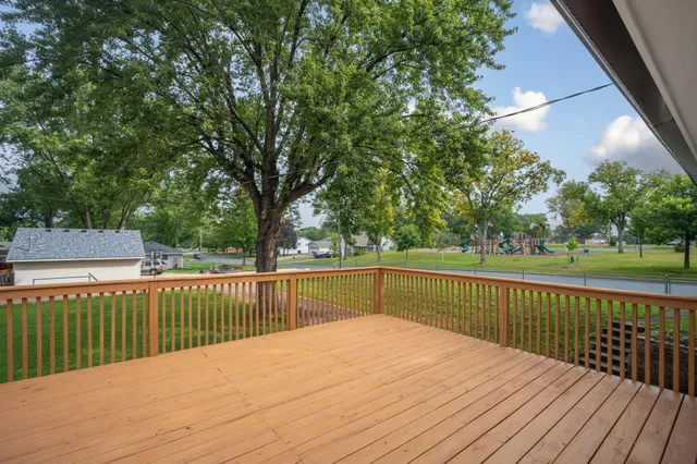 $325,000 | 539 7th Avenue East, Shakopee, MN 55379