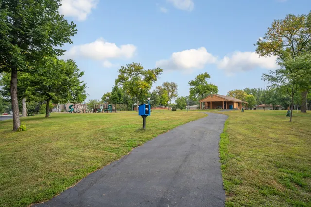 $325,000 | 539 7th Avenue East, Shakopee, MN 55379