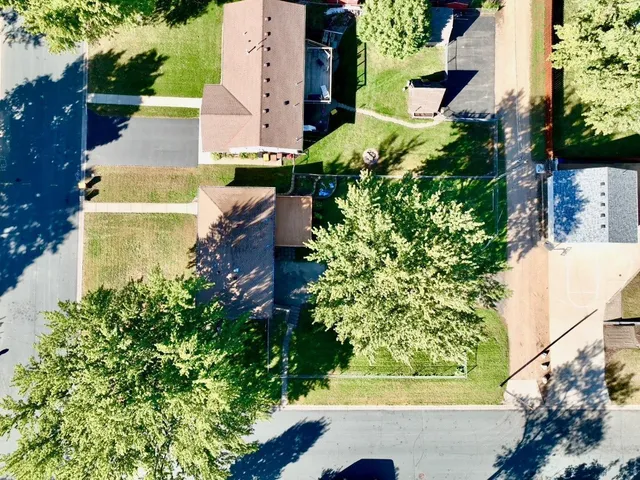 $325,000 | 539 7th Avenue East, Shakopee, MN 55379