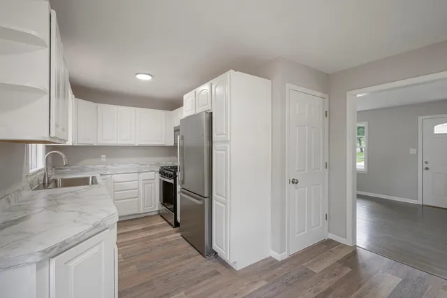 $325,000 | 539 7th Avenue East, Shakopee, MN 55379