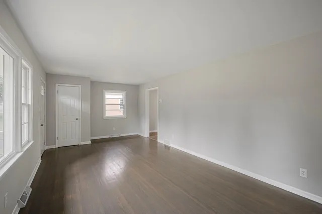 $325,000 | 539 7th Avenue East, Shakopee, MN 55379