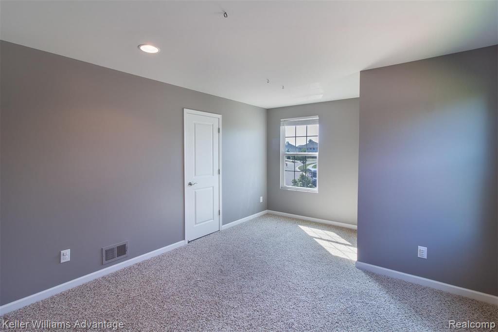 27679 Hartwick Circle Novi, MI 48374 - Photo 38 of 51