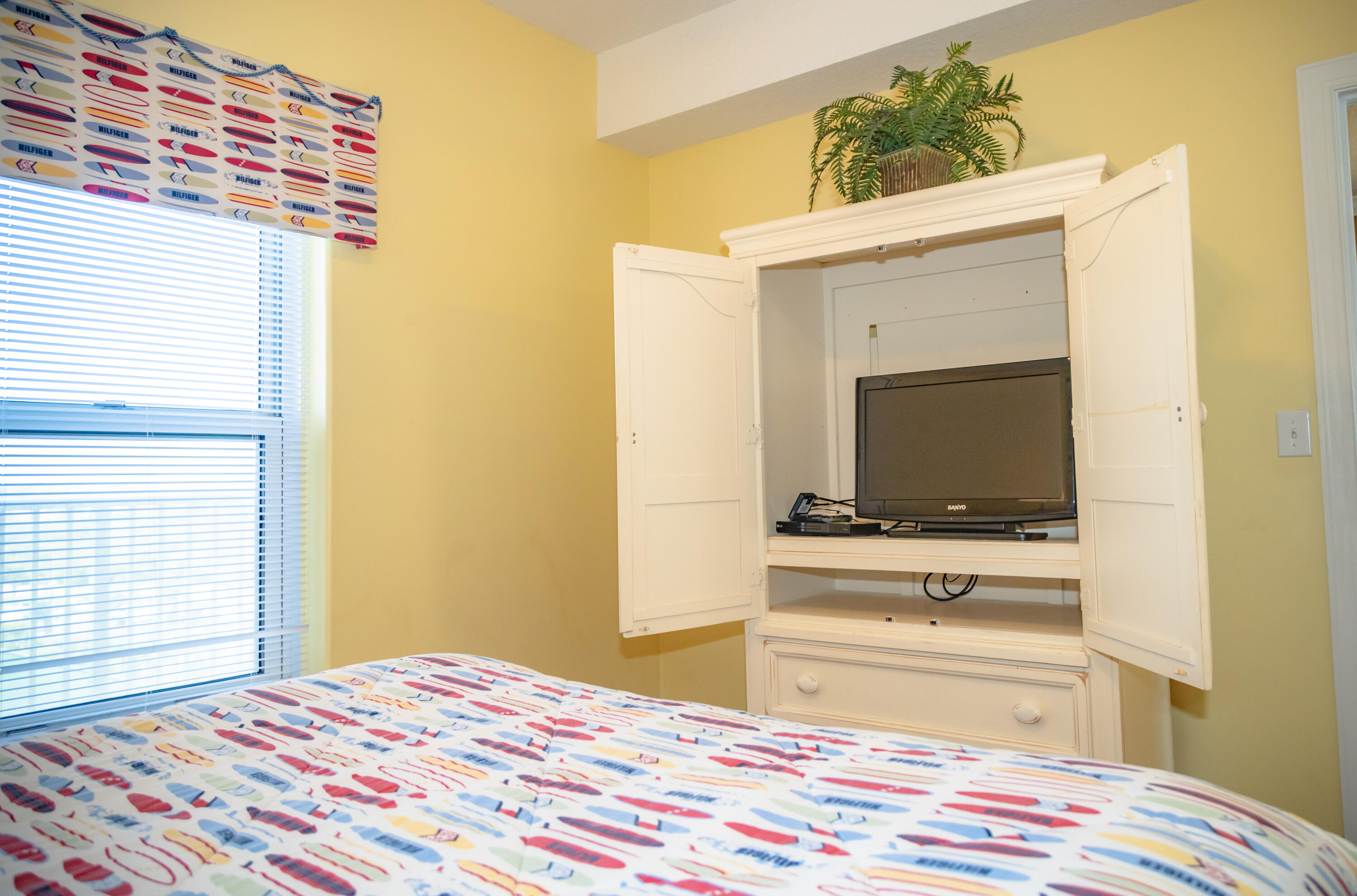 17545 Front Beach Road, Unit 609 Panama City Beach, FL 32413 - Photo 10 of 49 Gallery Image 10