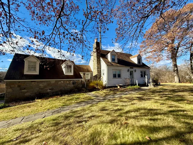 $1,500 | 176 Pocono Road, Unit 2, Brookfield, CT 06804