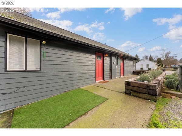 2684 12th Street Southeast Salem, OR 97302 - Photo 2 of 33