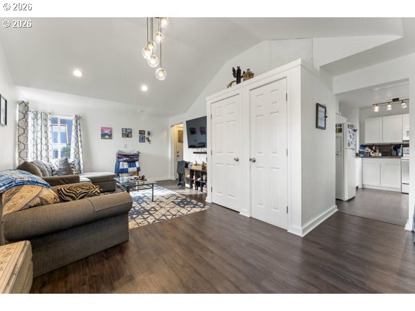 2684 12th Street Southeast Salem, OR 97302 - Photo 9 of 33