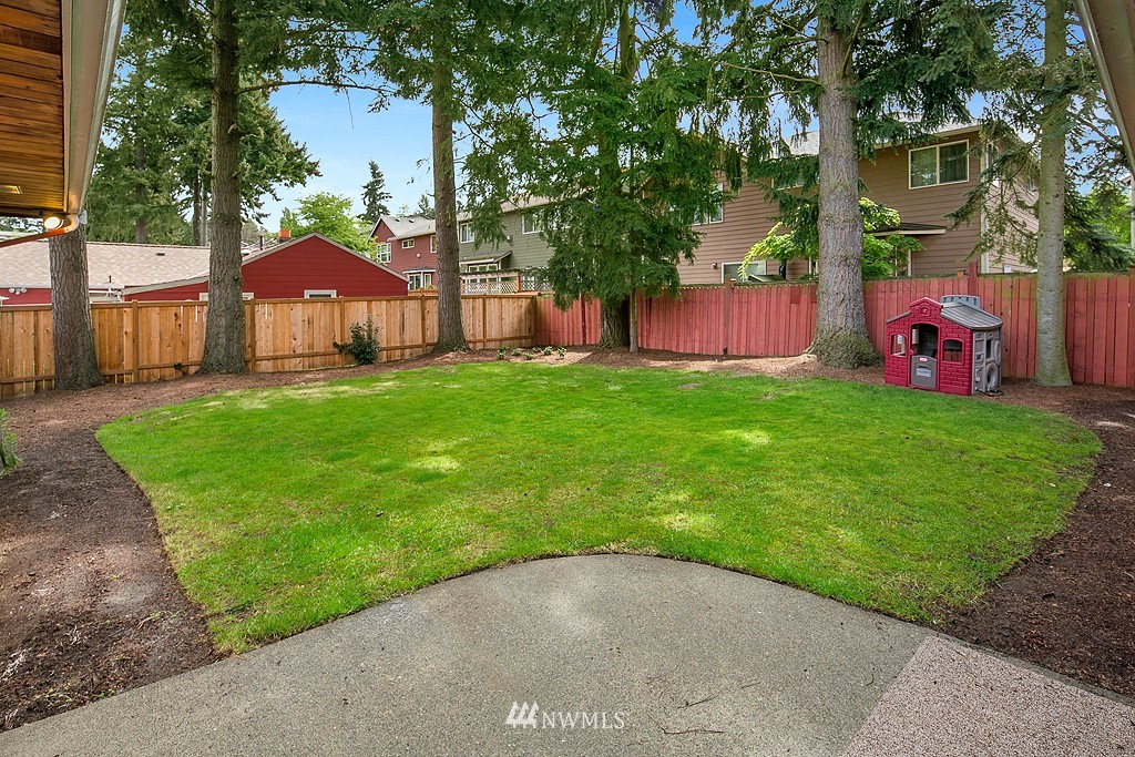 2116 Edmonds Avenue Northeast Renton, WA 98056 - Photo 2 of 17
