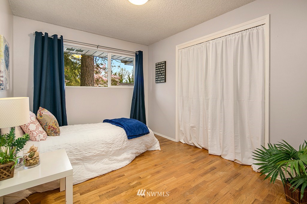 2116 Edmonds Avenue Northeast Renton, WA 98056 - Photo 12 of 17