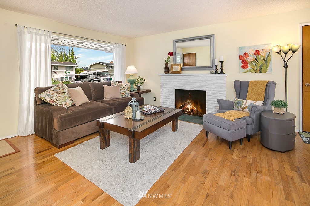 2116 Edmonds Avenue Northeast Renton, WA 98056 - Photo 3 of 17