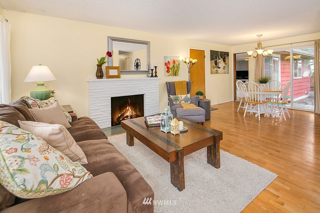 2116 Edmonds Avenue Northeast Renton, WA 98056 - Photo 4 of 17