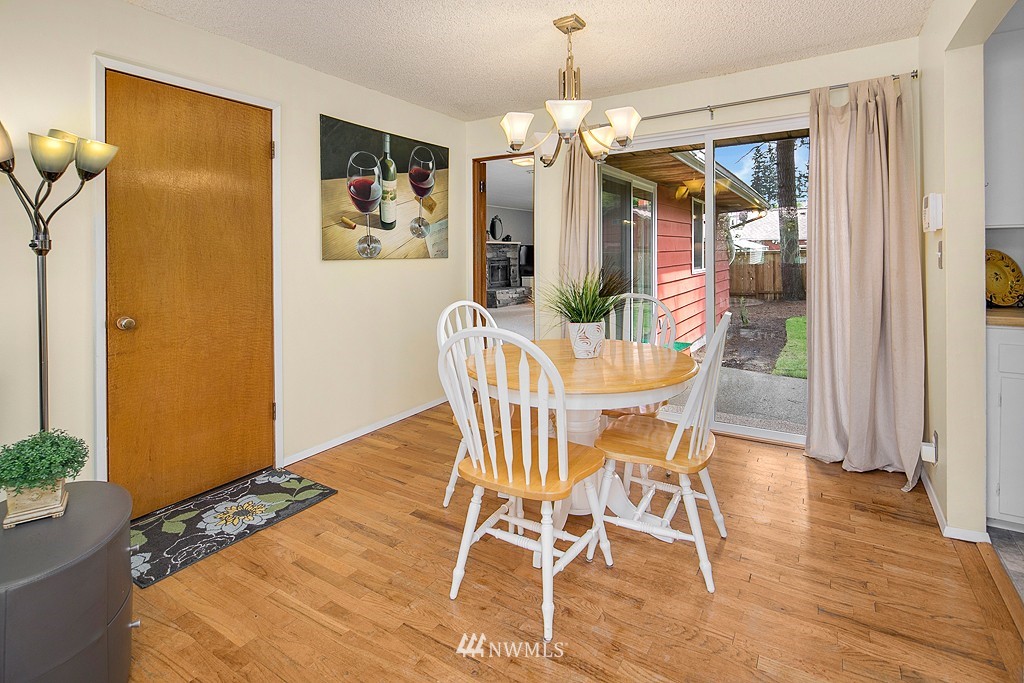 2116 Edmonds Avenue Northeast Renton, WA 98056 - Photo 5 of 17