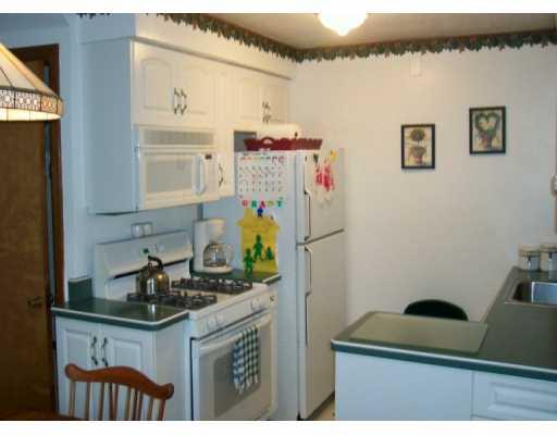 310 Rockhill Road Pittsburgh, PA 15243 - Photo 2 of 8 Kitchen.