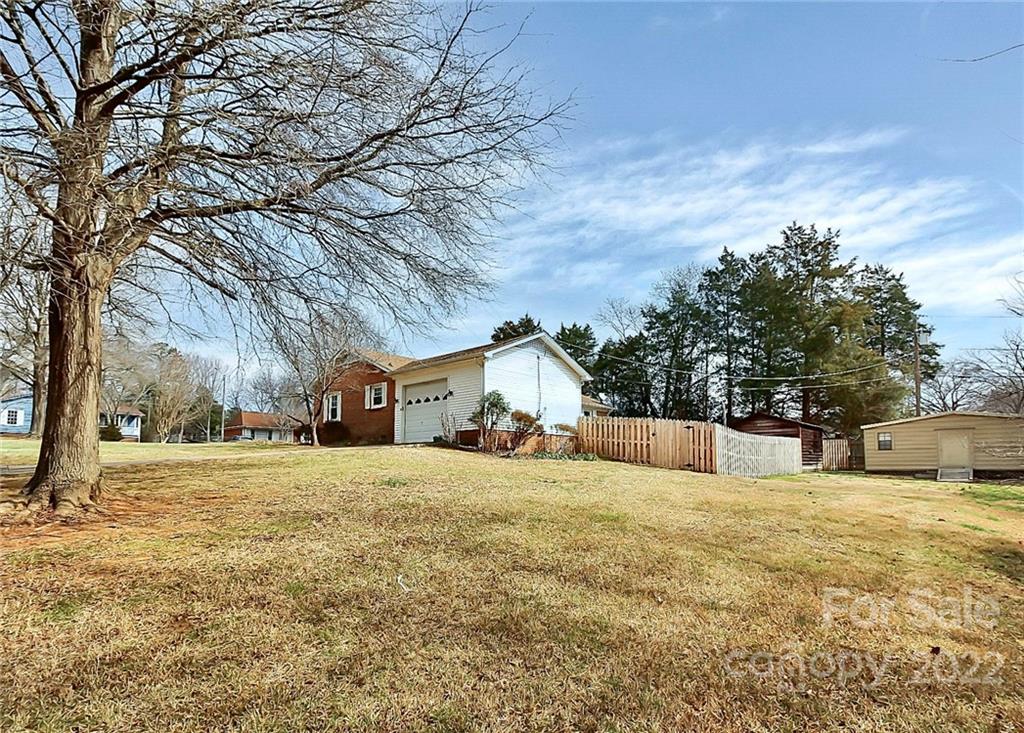 8600 Sunflower Road Charlotte, NC 28227 - Photo 4 of 29 Gallery Image 4