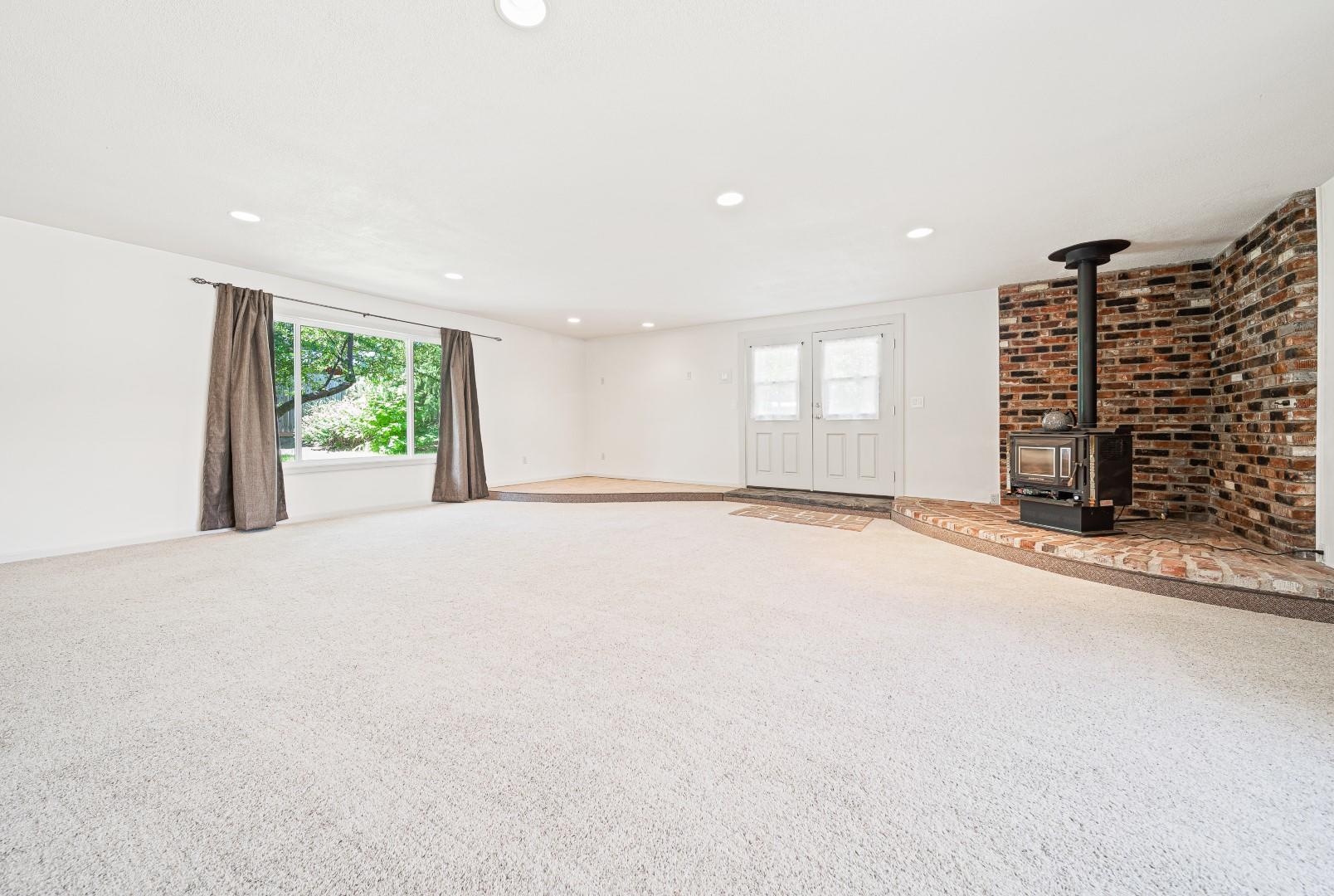 2215 Springbrook Road Medford, OR 97504 - Photo 10 of 30 10