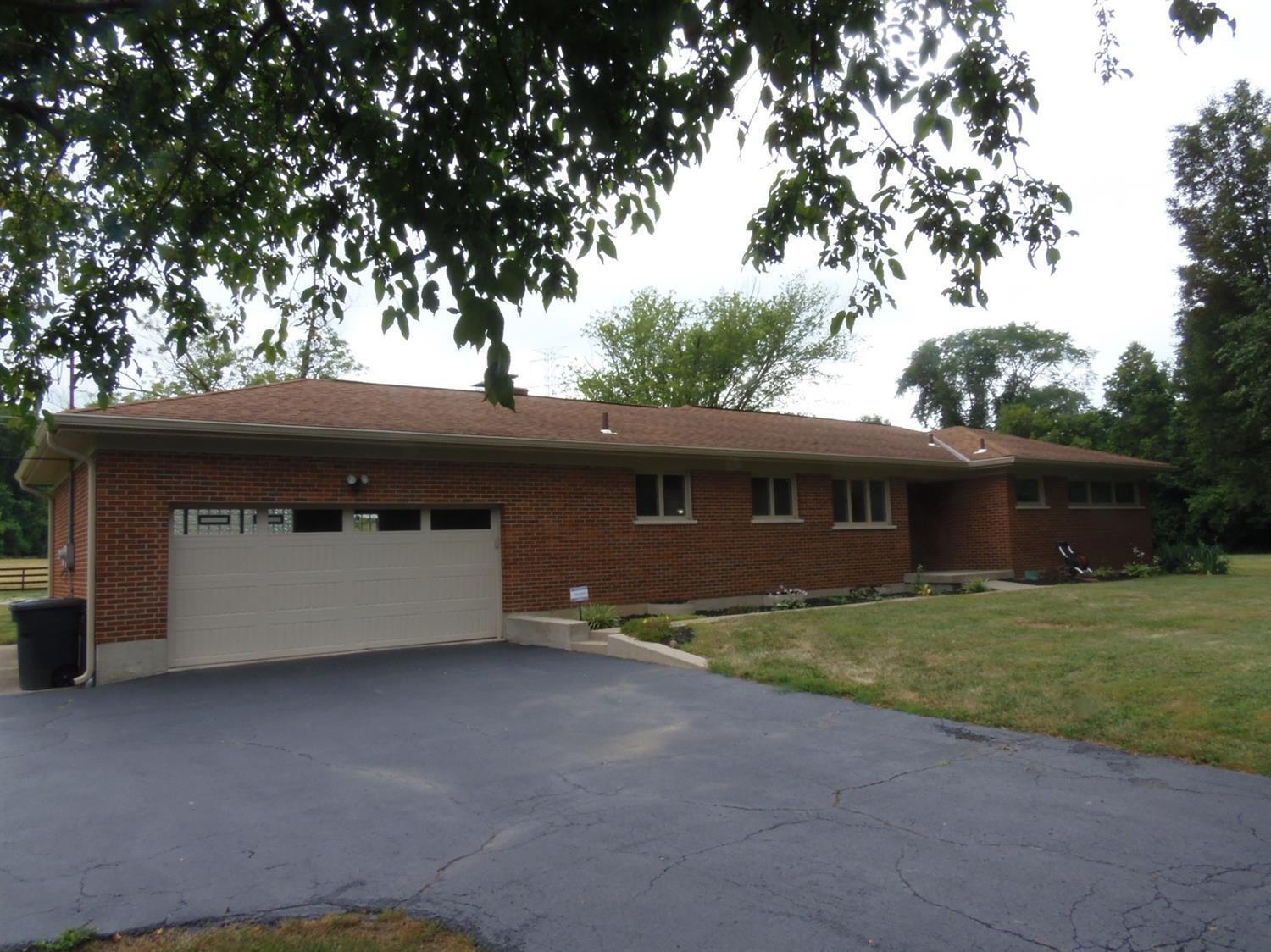 467 Warwick Road Hamilton, OH 45013 - Photo 3 of 32