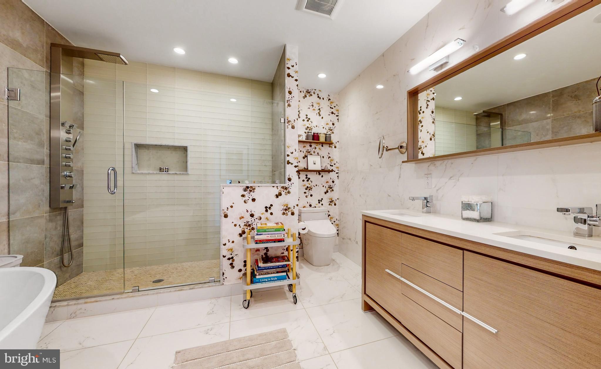611 North 3rd Street Philadelphia, PA 19123 - Photo 20 of 43 Primary Bath