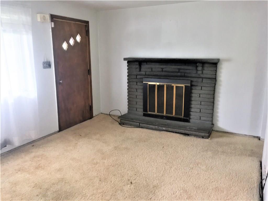 868 Monaca Road Monaca, PA 15061 - Photo 2 of 15 Living Room