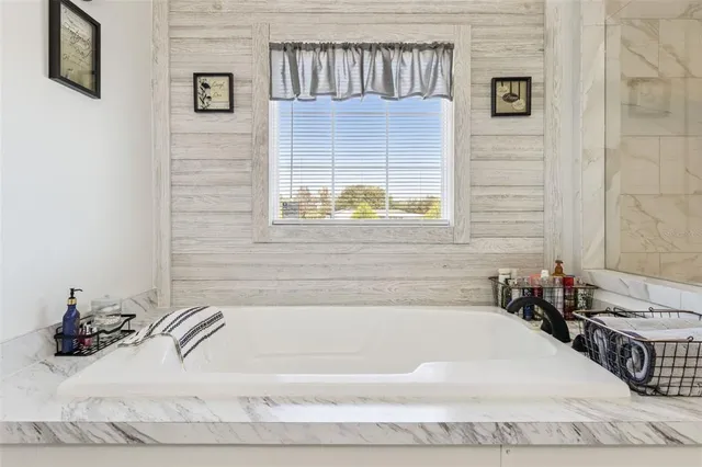 $280,900 | 1193 Northwest 12th Lane, Lake Panasoffkee, FL 33538