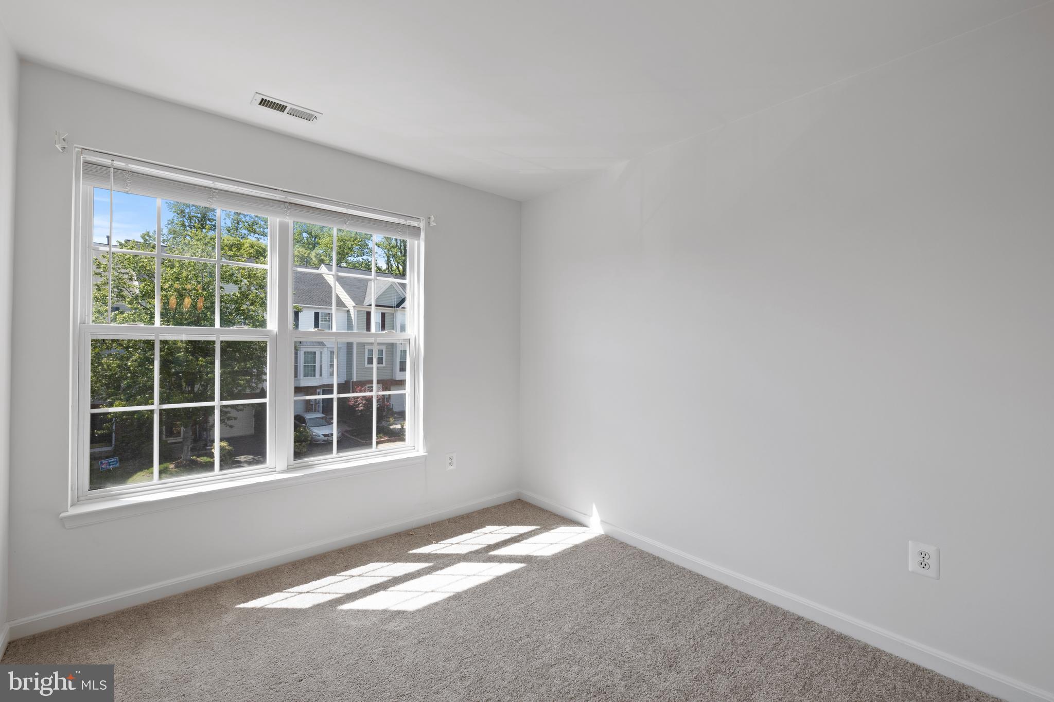 637 Howards Loop Annapolis, MD 21401 - Photo 22 of 38 Second Bedroom