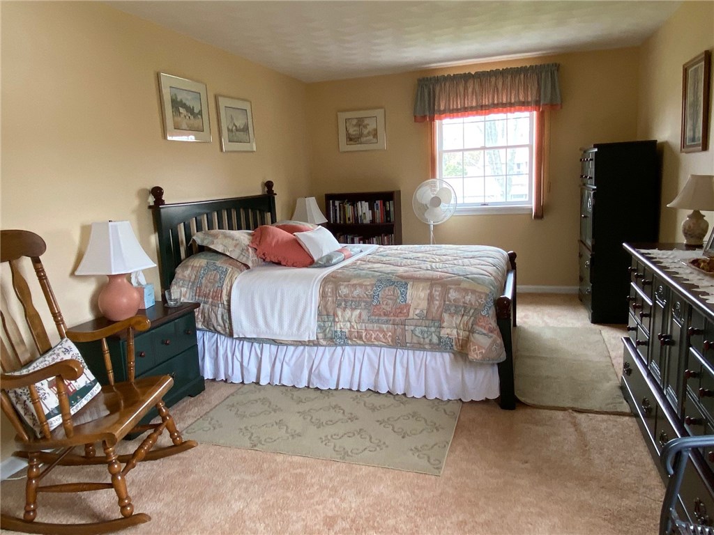 14 Sandhurst Drive Irondequoit, NY 14617 - Photo 16 of 44 Generous sized master bedroom