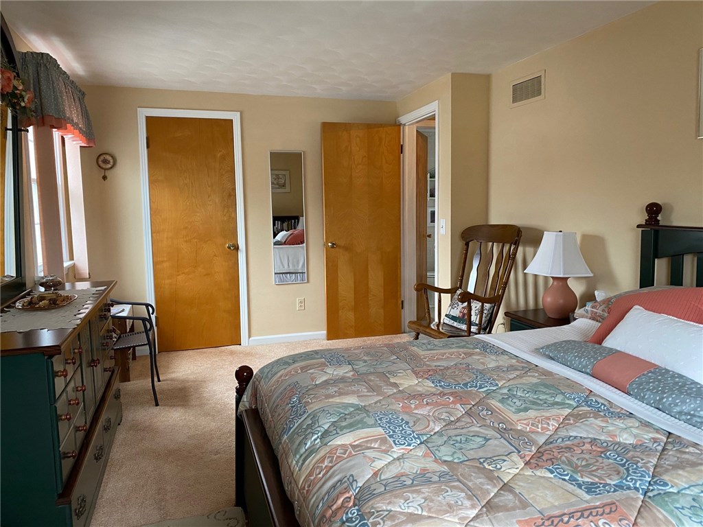 14 Sandhurst Drive Irondequoit, NY 14617 - Photo 18 of 44