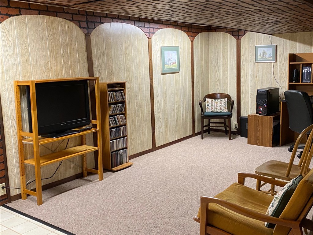 14 Sandhurst Drive Irondequoit, NY 14617 - Photo 27 of 44