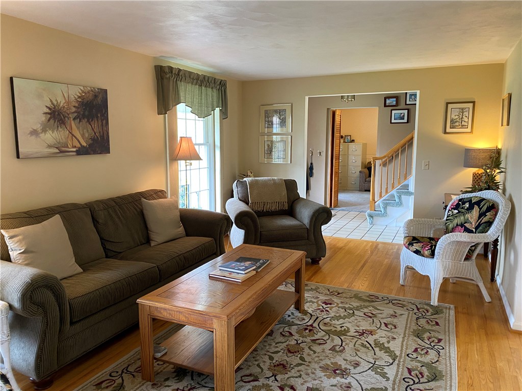 14 Sandhurst Drive Irondequoit, NY 14617 - Photo 3 of 44