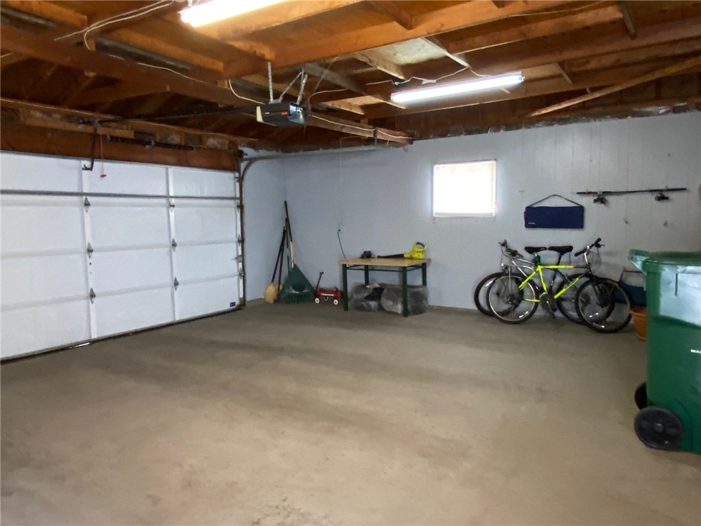 14 Sandhurst Drive Irondequoit, NY 14617 - Photo 31 of 44