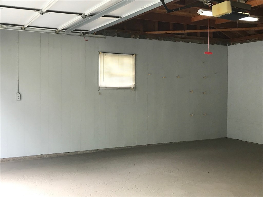 14 Sandhurst Drive Irondequoit, NY 14617 - Photo 33 of 44