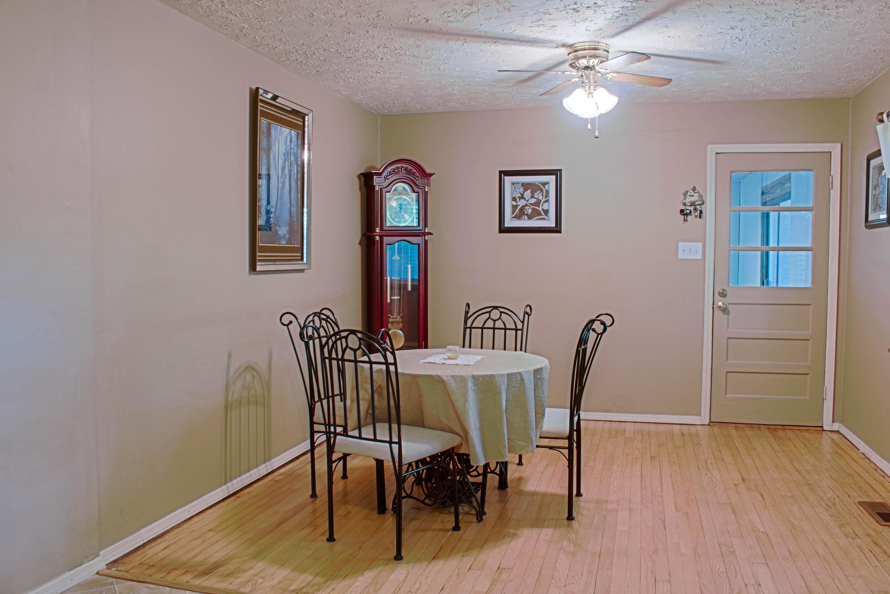 120 Knight Rd-8