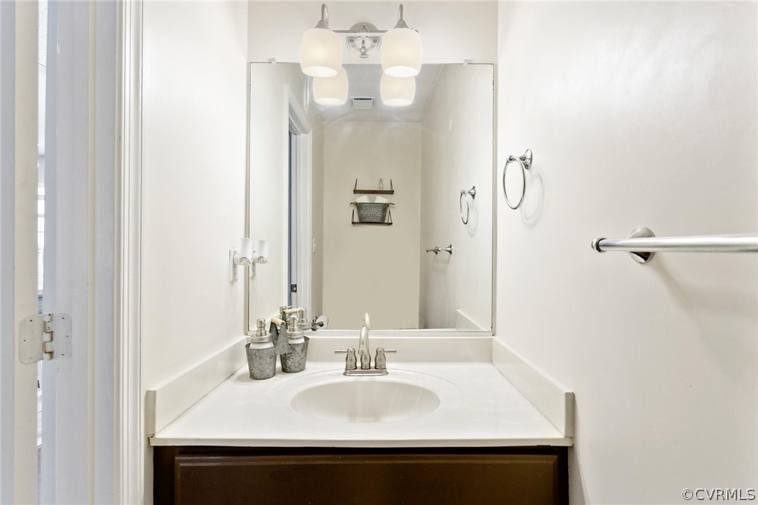 172 Corwin Circle Hampton, VA 23666 - Photo 12 of 33 Gallery Image 12