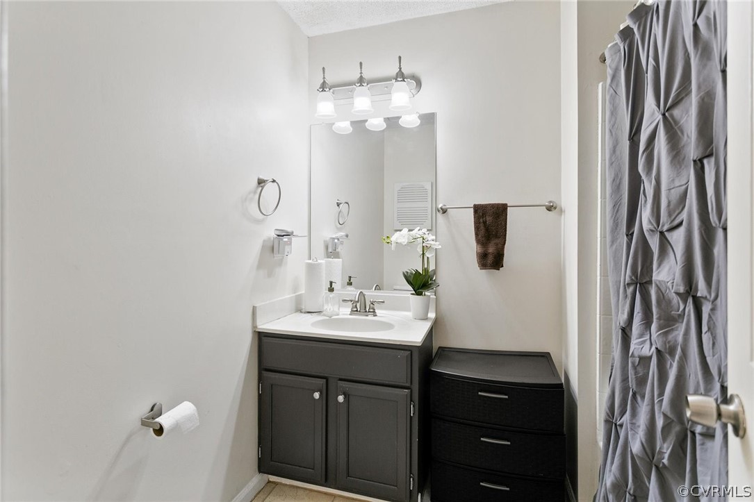 172 Corwin Circle Hampton, VA 23666 - Photo 16 of 33 Gallery Image 16
