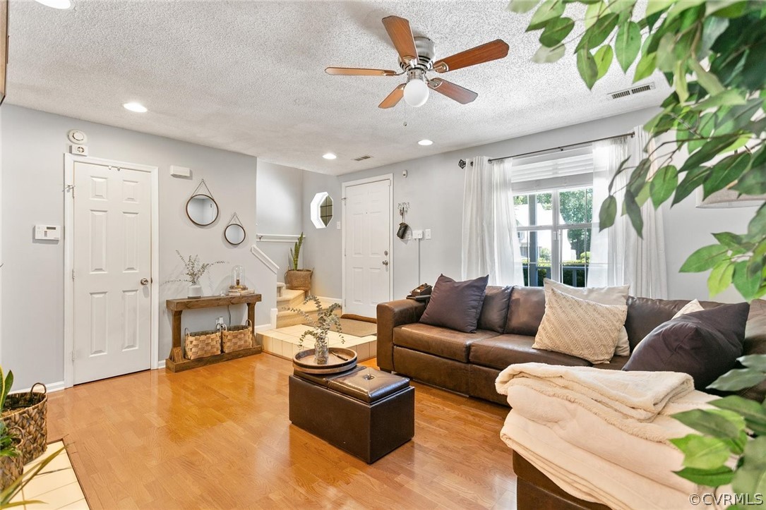 172 Corwin Circle Hampton, VA 23666 - Photo 10 of 33 Gallery Image 10