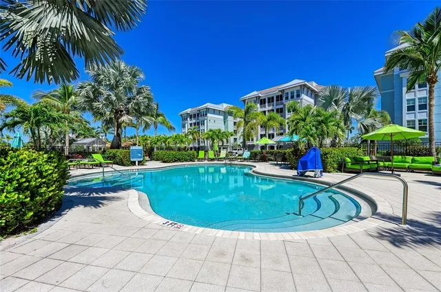 $1,250,000 | 258 Sapphire Lake Drive, Unit 202, Bradenton, FL 34209
