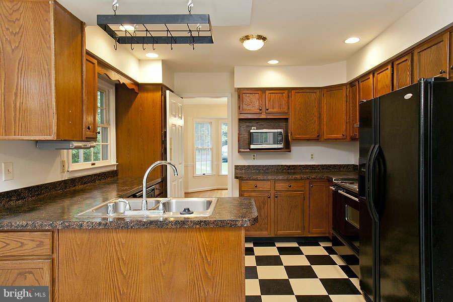 1062 Siler Road Winchester, VA 22603 - Photo 11 of 30 Kitchen