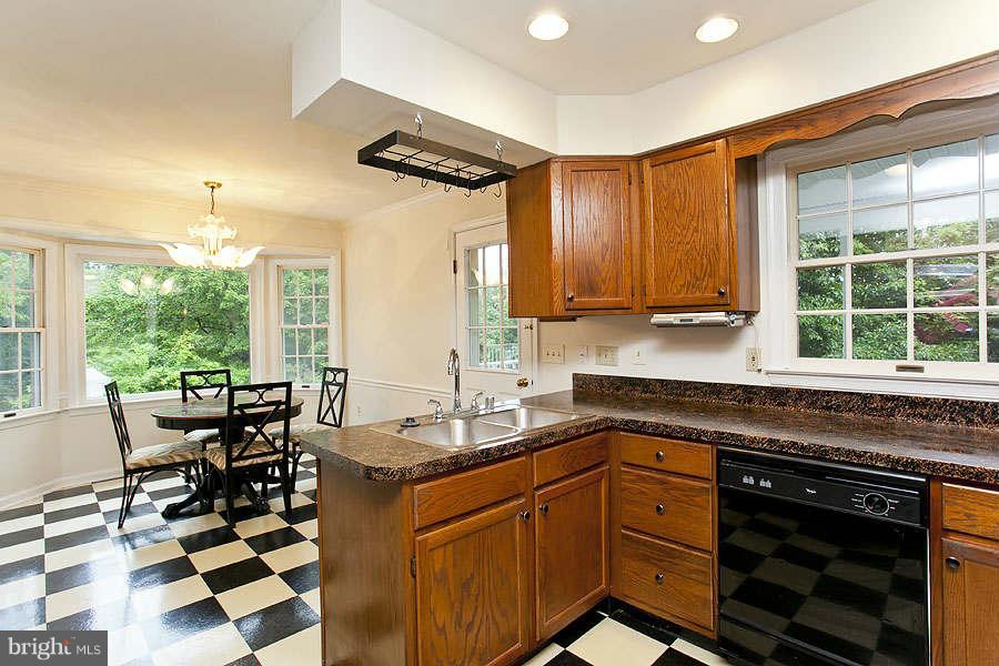 1062 Siler Road Winchester, VA 22603 - Photo 14 of 30 Kitchen