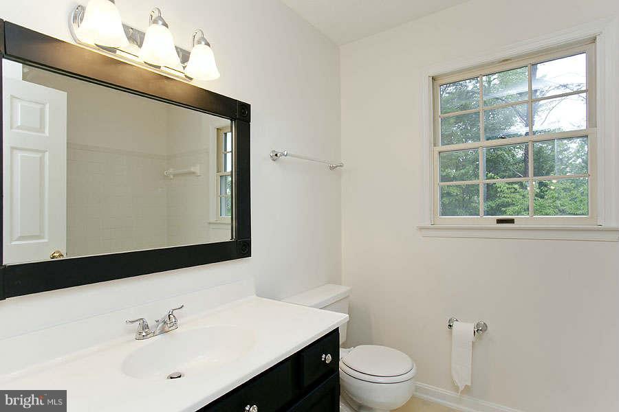 1062 Siler Road Winchester, VA 22603 - Photo 24 of 30 Bath (Master)