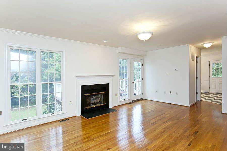 1062 Siler Road Winchester, VA 22603 - Photo 8 of 30 Family Room