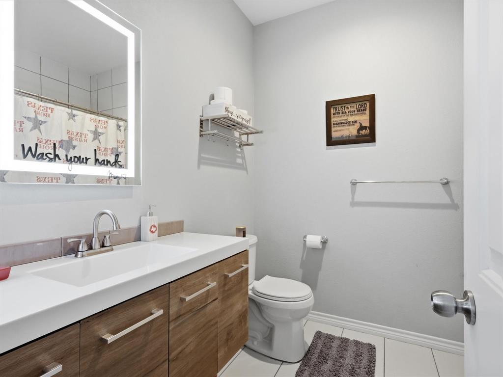 913 Carpenter Street Azle, TX 76020 - Photo 12 of 27