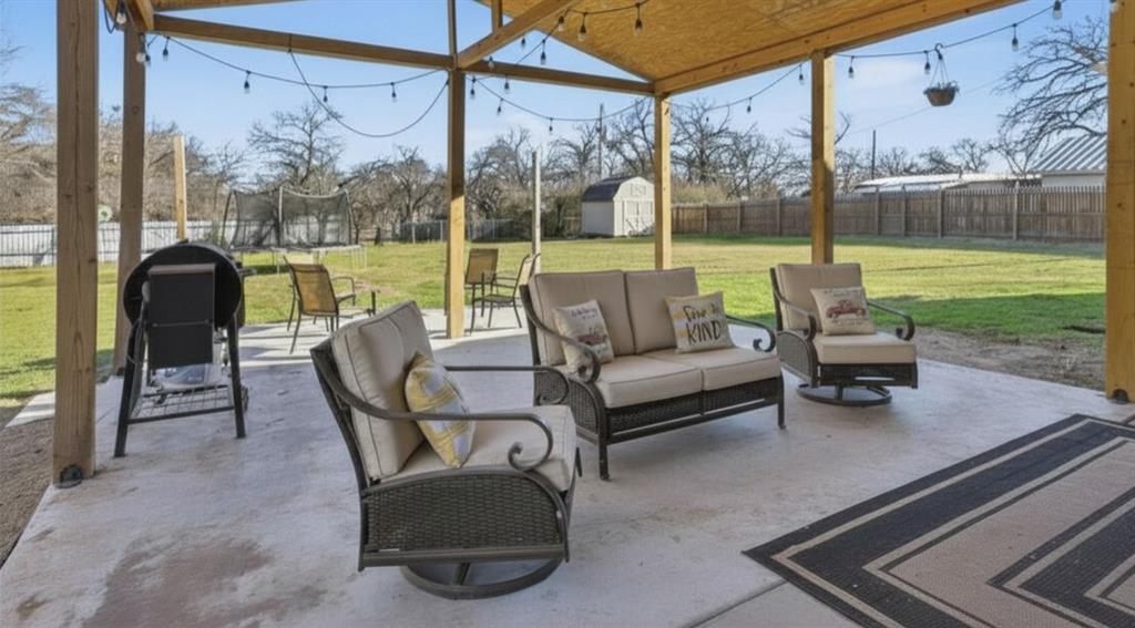 913 Carpenter Street Azle, TX 76020 - Photo 14 of 27