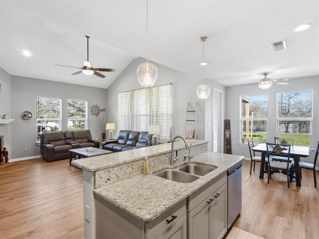 913 Carpenter Street Azle, TX 76020 - Photo 18 of 27