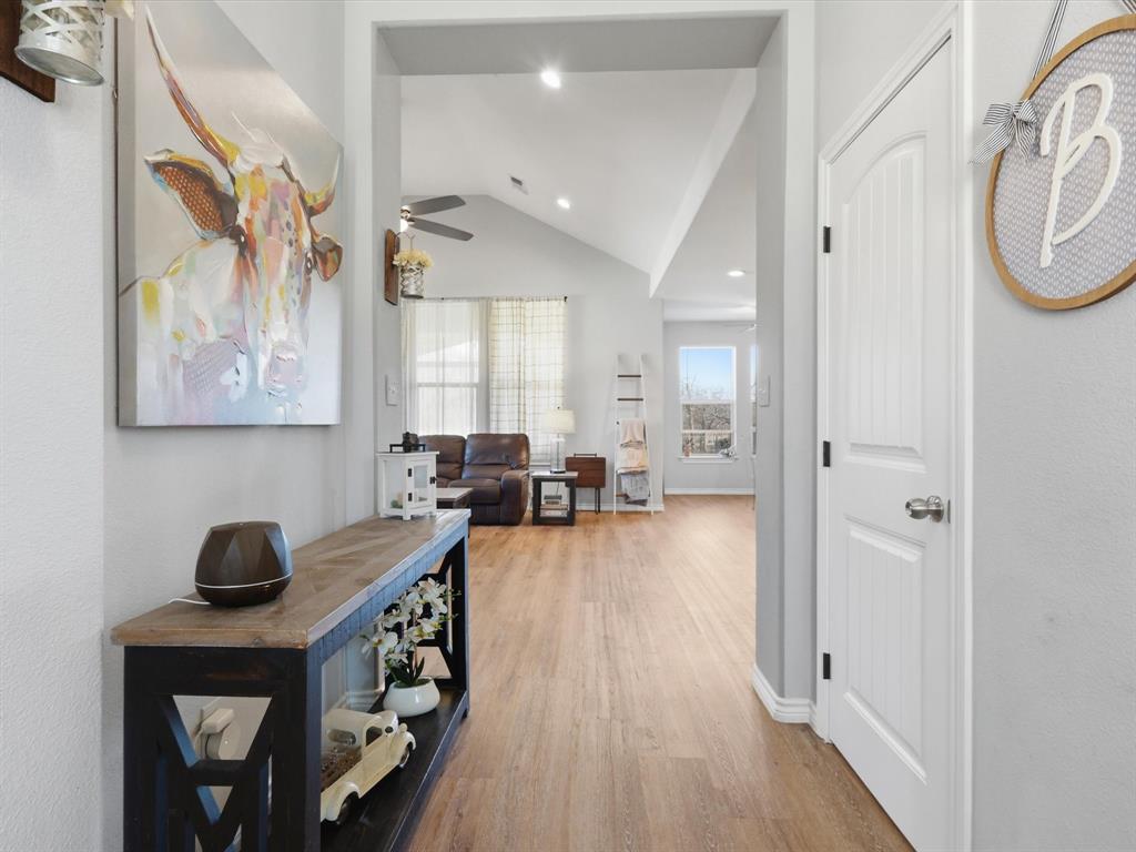 913 Carpenter Street Azle, TX 76020 - Photo 2 of 27