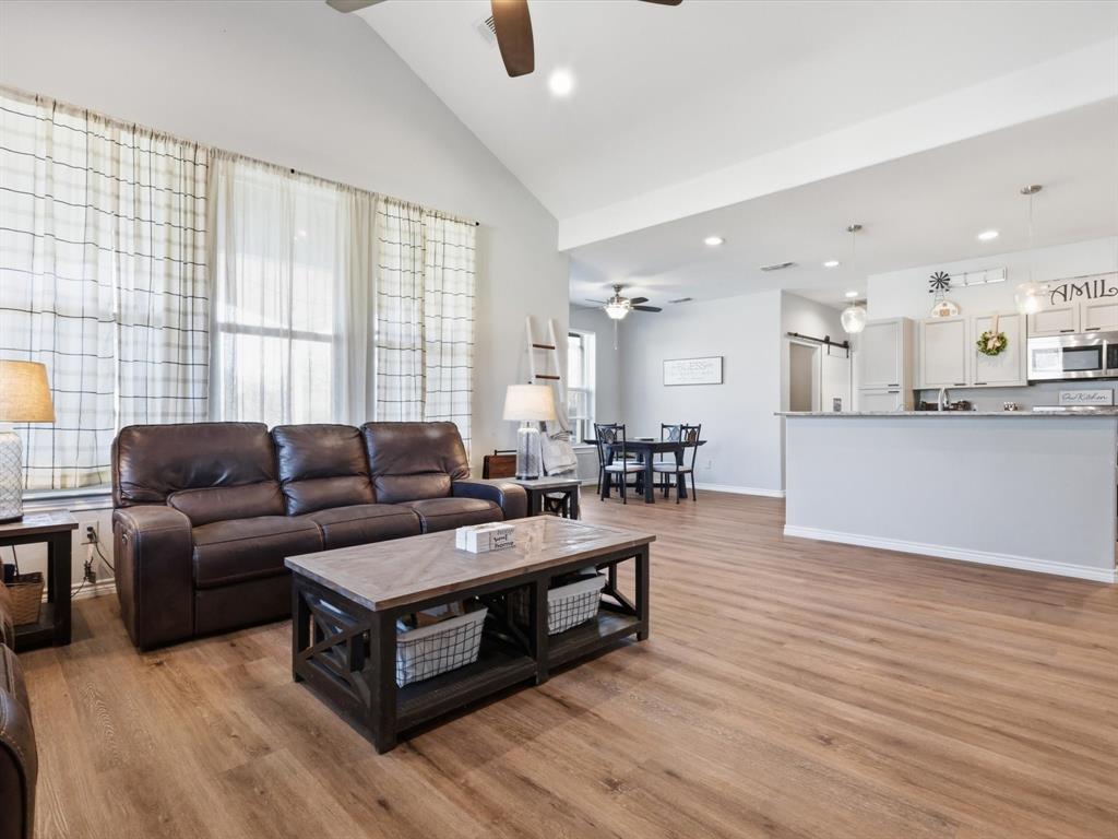 913 Carpenter Street Azle, TX 76020 - Photo 22 of 27