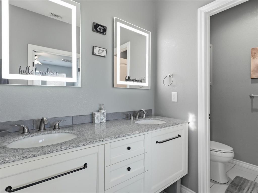 913 Carpenter Street Azle, TX 76020 - Photo 8 of 27