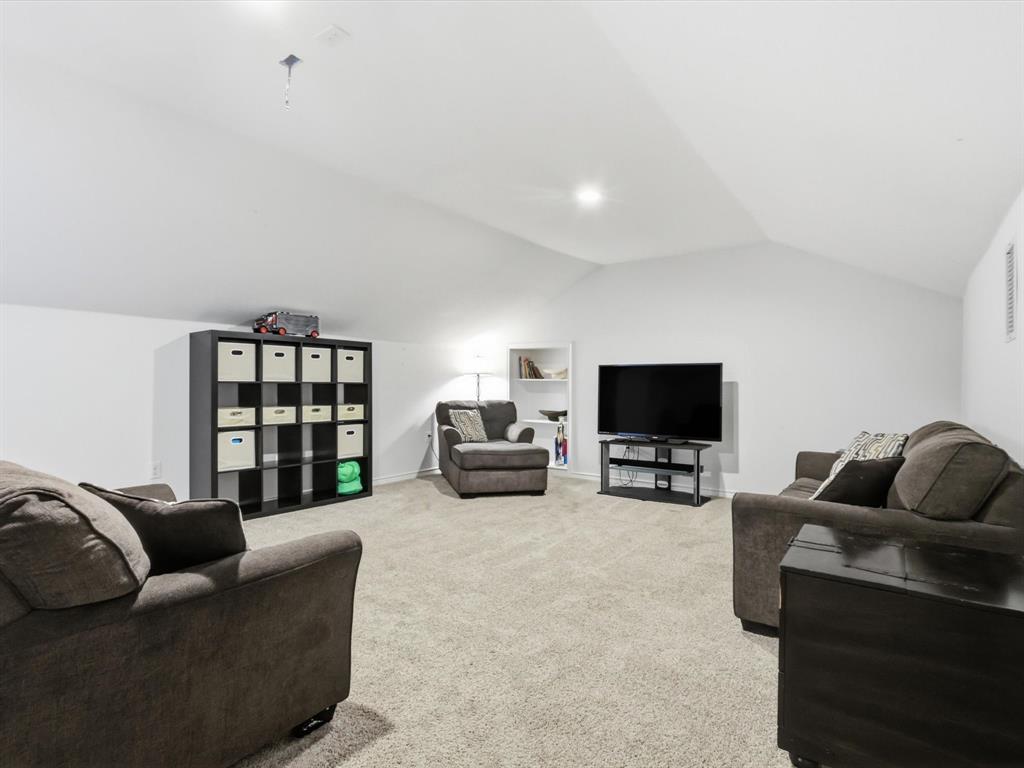 913 Carpenter Street Azle, TX 76020 - Photo 9 of 27