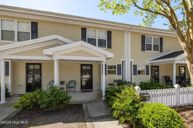 $360,000 | 1308 Ann Street, Unit 16, Beaufort, NC 28516