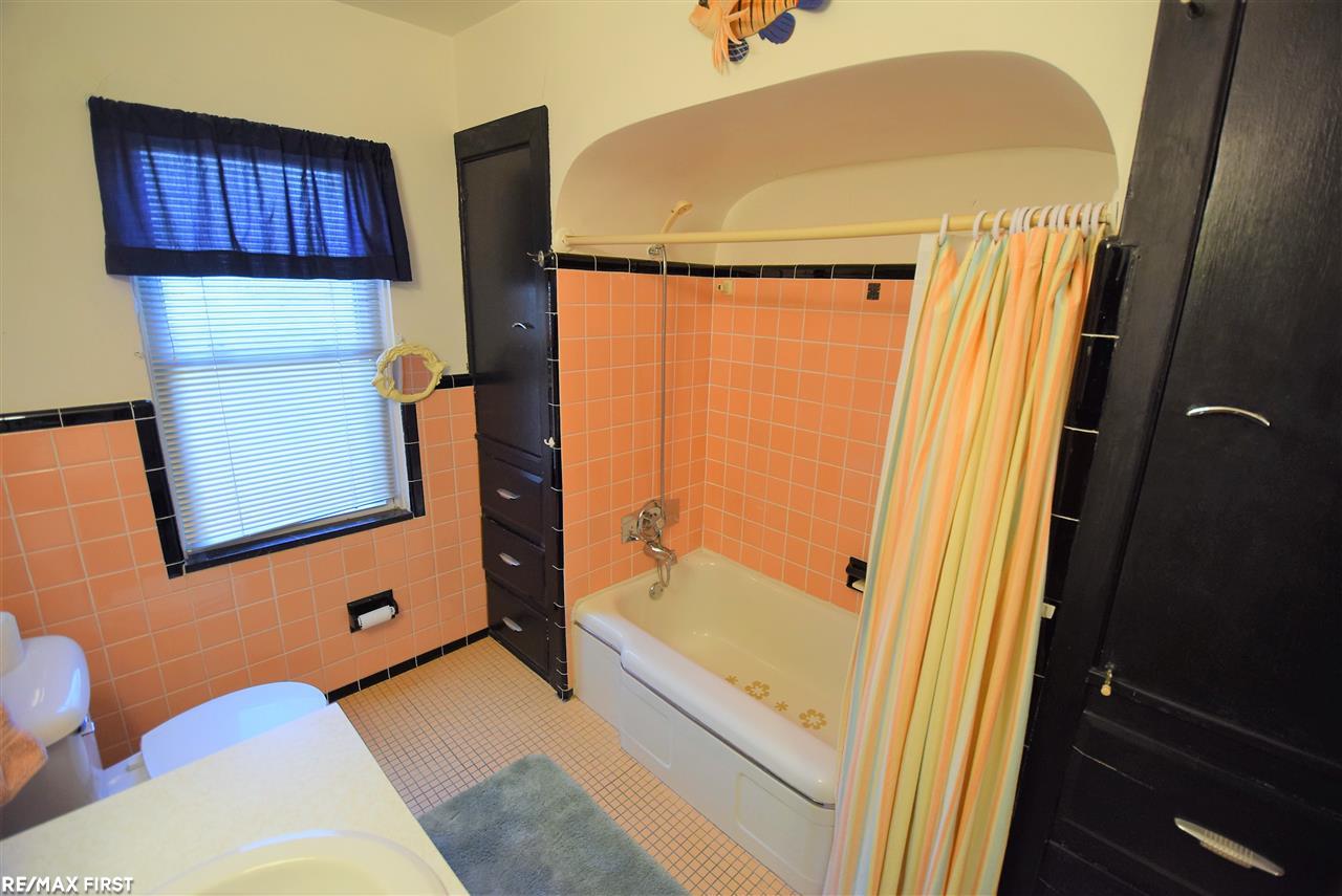 3915 Pointe Tremble Road Algonac, MI 48001 - Photo 31 of 39 31345808-30.JPG