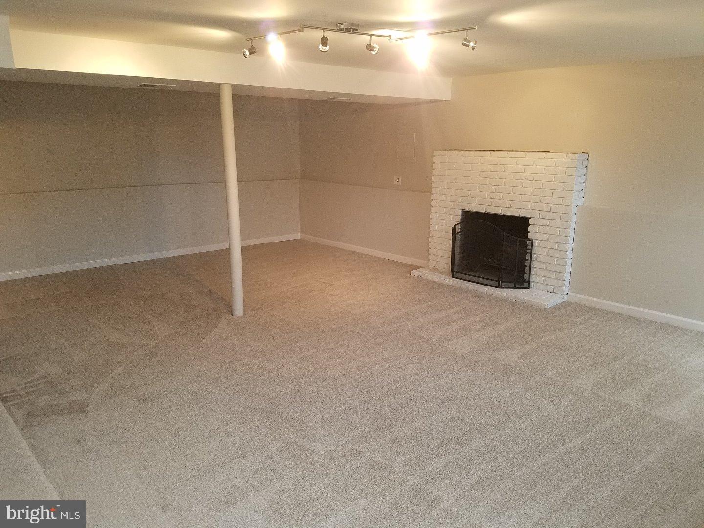 13 Constitution Road Clementon, NJ 08021 - Photo 14 of 18 Family Room